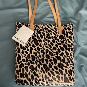 Consulate purse like new condition.